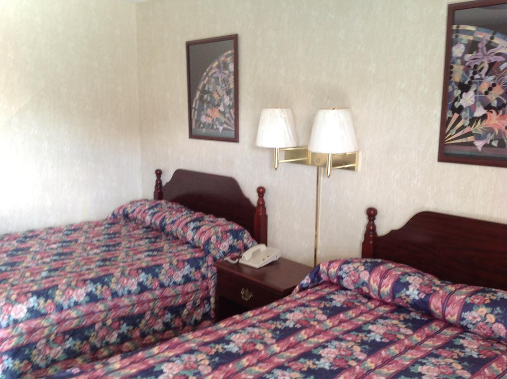 Budget Inn Hazelwood Room photo