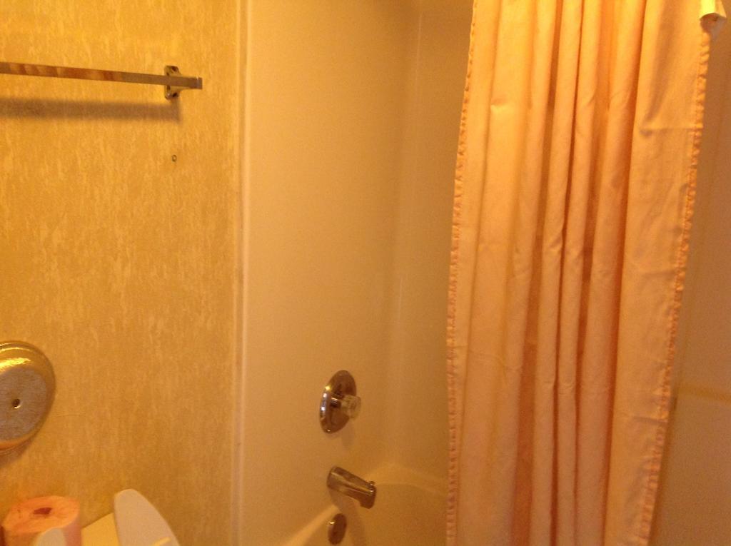 Budget Inn Hazelwood Room photo
